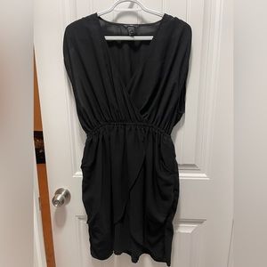 Sleeveless H&M dress. The top part is sheer. Size12